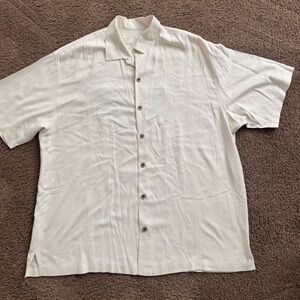 Tommy Bahama Men's Short-Sleeve Button-Up Shirt. 2XL